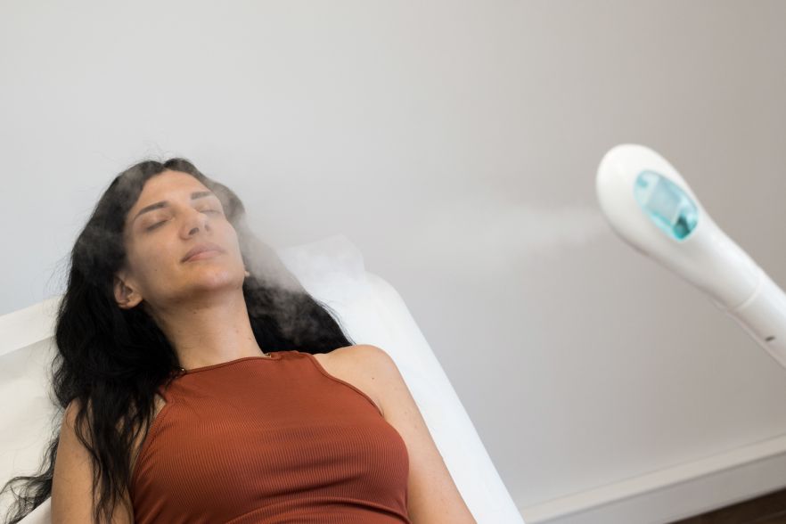 Facial cleansing with steam device